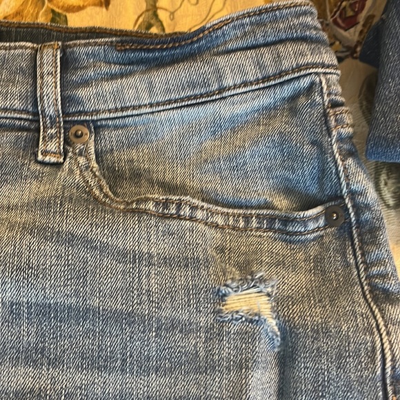 Banana Republic girlfriend jeans - like new! - Picture 5 of 10